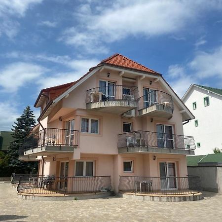 Abigél Apartmanház Balatonfüred Exterior foto